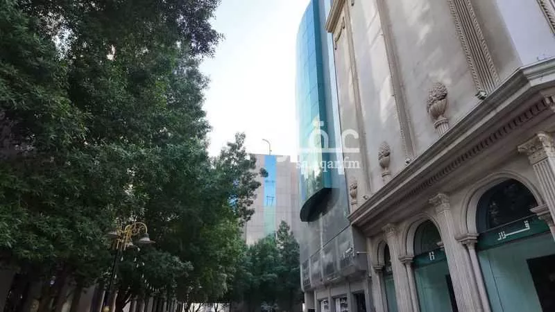 محل 343 م² في البلد 2