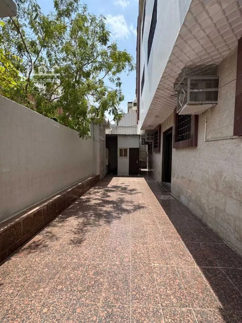 عمارة 400 م² في الزاهر 5