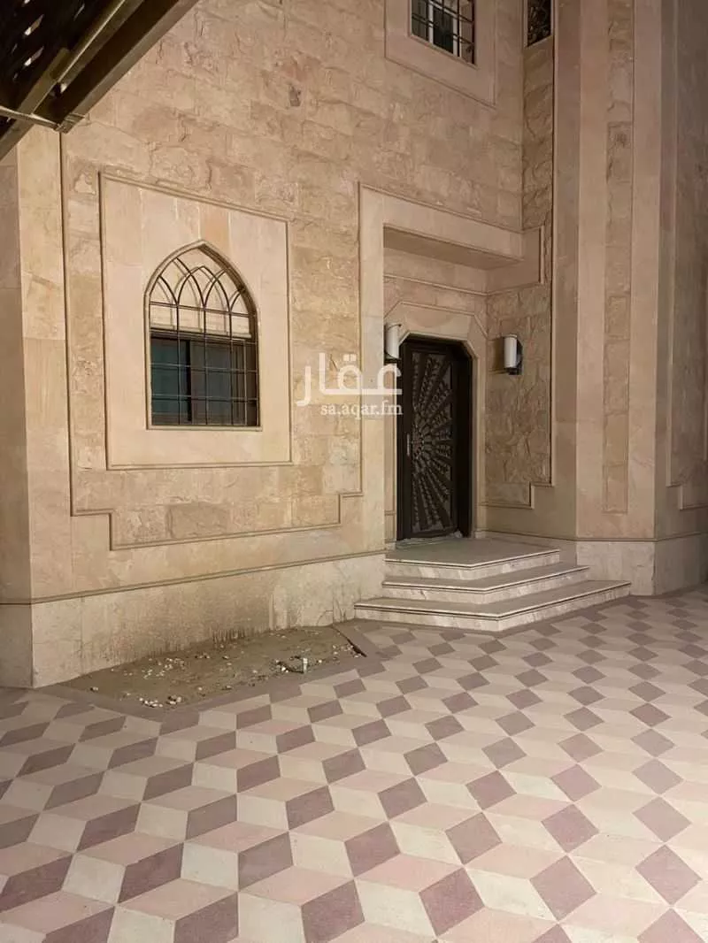 شقة 8 غرف في الوادي 5