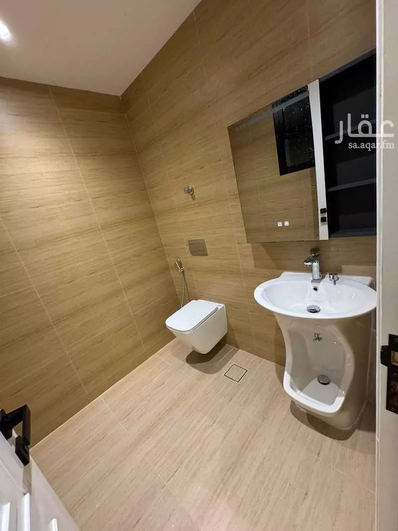 2 bedroom apartment in Al Hamra, Eastern Province 6