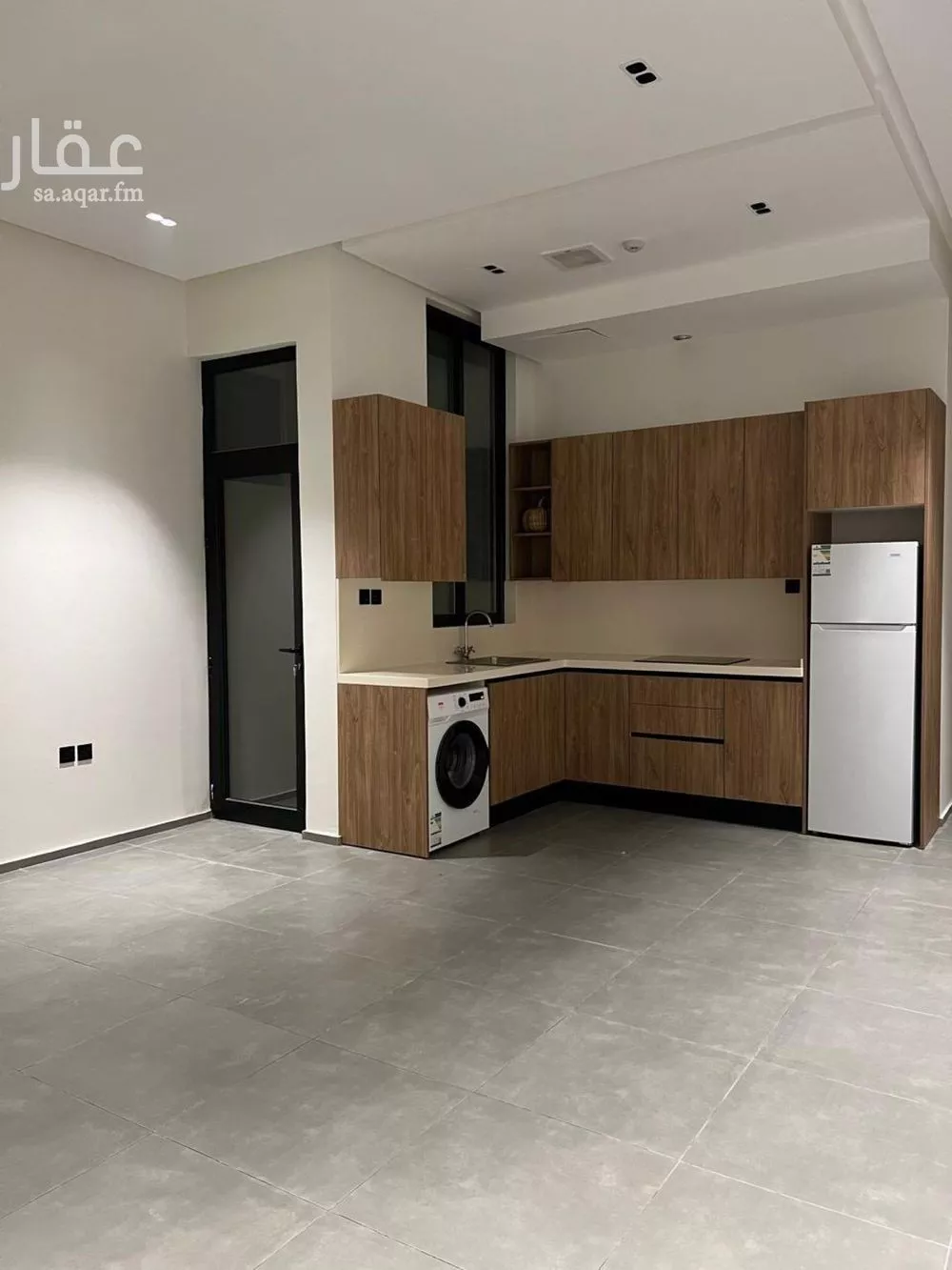 شقة 2 غرف في الملقا 3