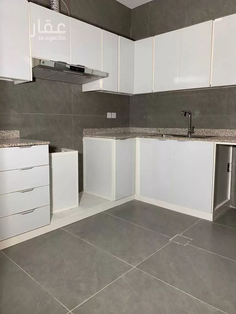 عمارة 950 م² في العارض 3