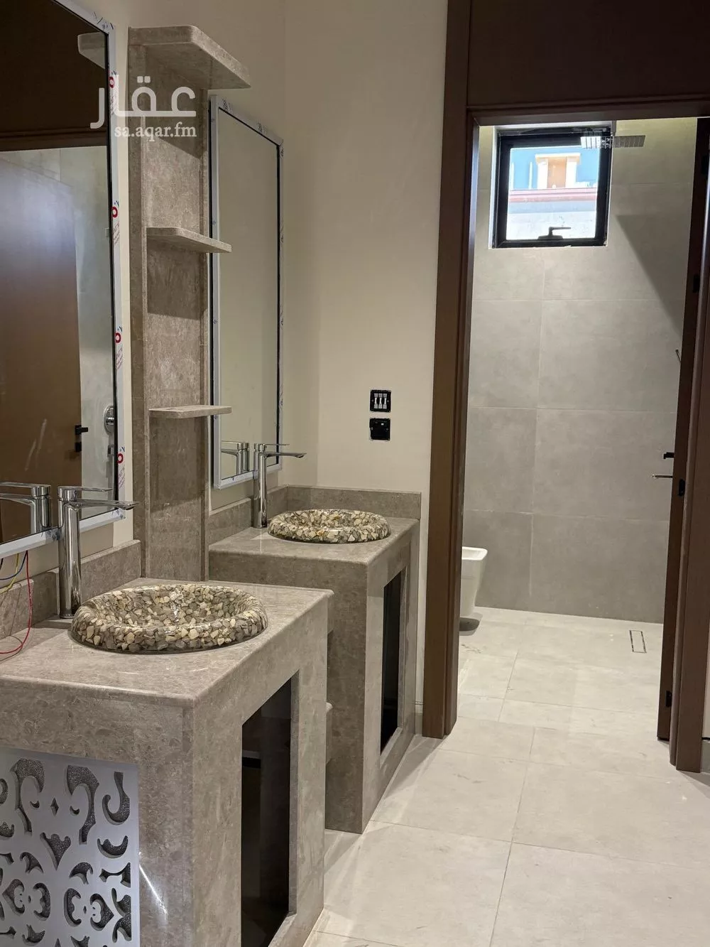 عمارة 600 م² في الدفاع 4