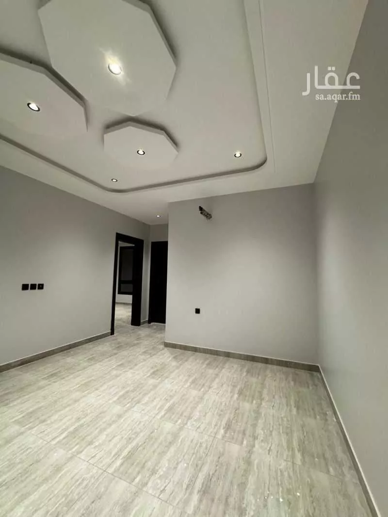 شقة 4 غرف في النزهة 4