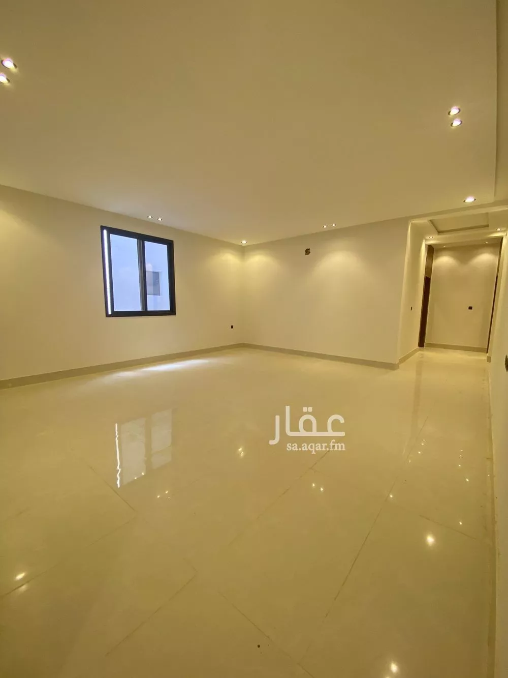 شقة 3 غرف في الرمال 4