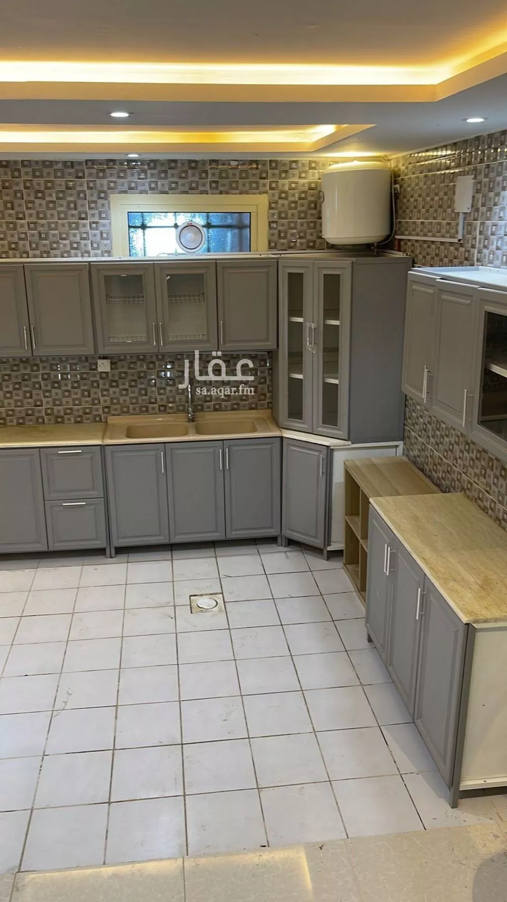 7 bedroom apartment in Dhahrat Laban 2