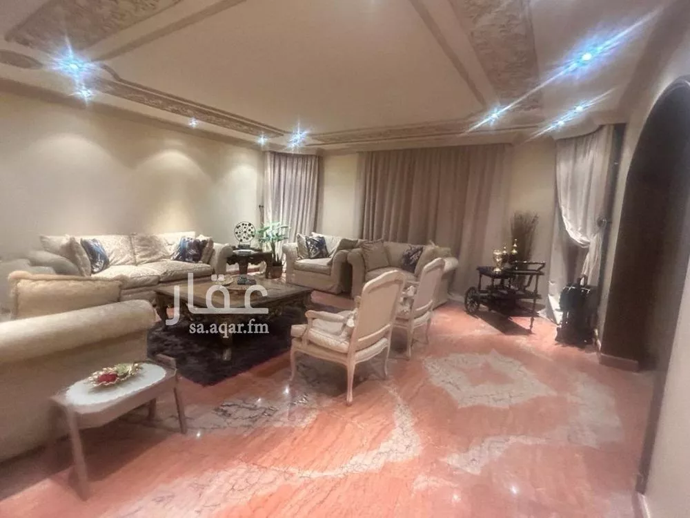 فيلا 10 غرف في السيف 5