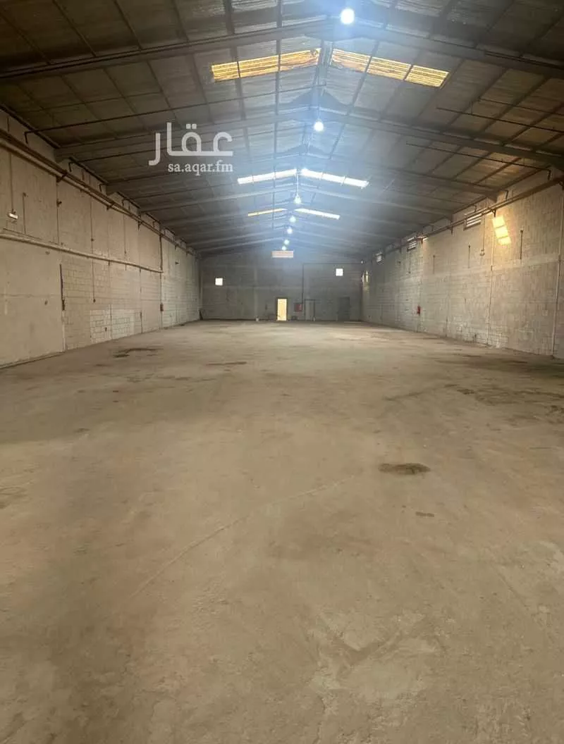 مستودع 4900 م² في السلي 1