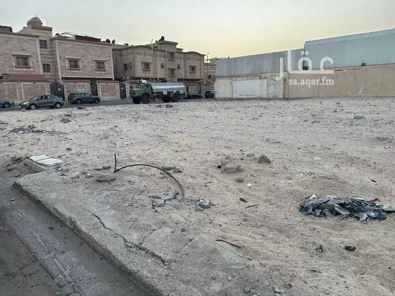 أرض 930 م² في احد 2