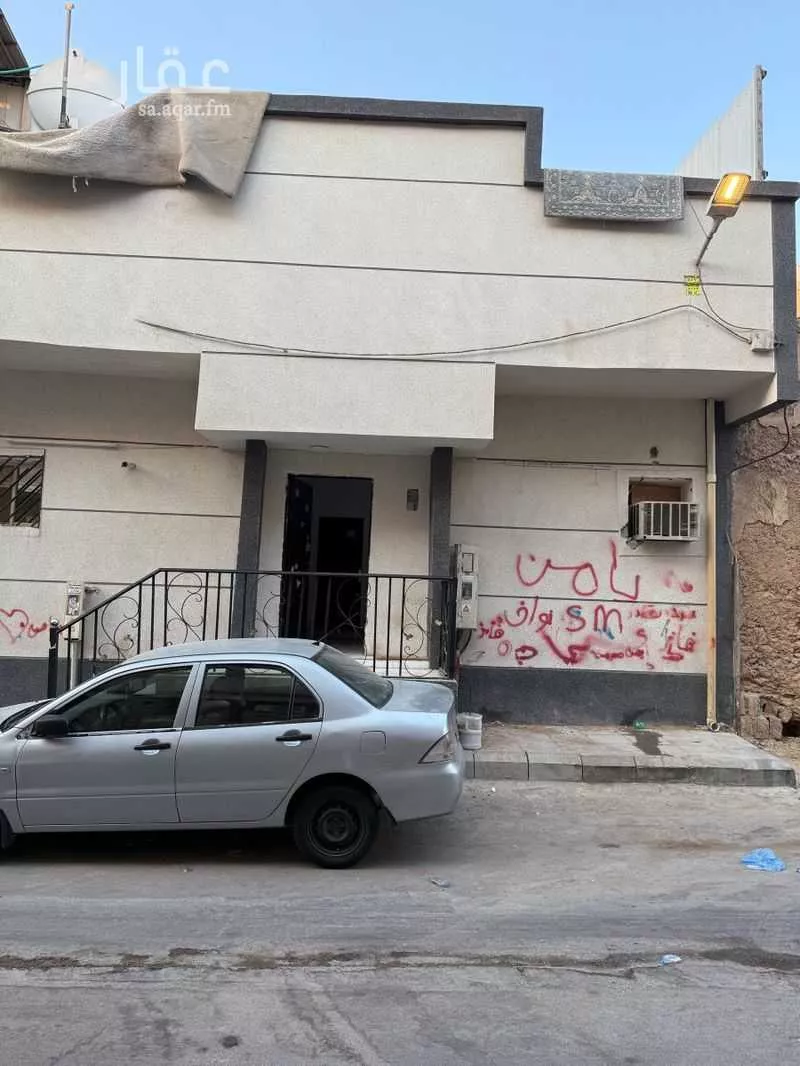 114 sqm building in Manfuhah Al Jadidah 2