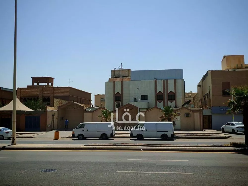 أرض 840 م² في العزيزية 2