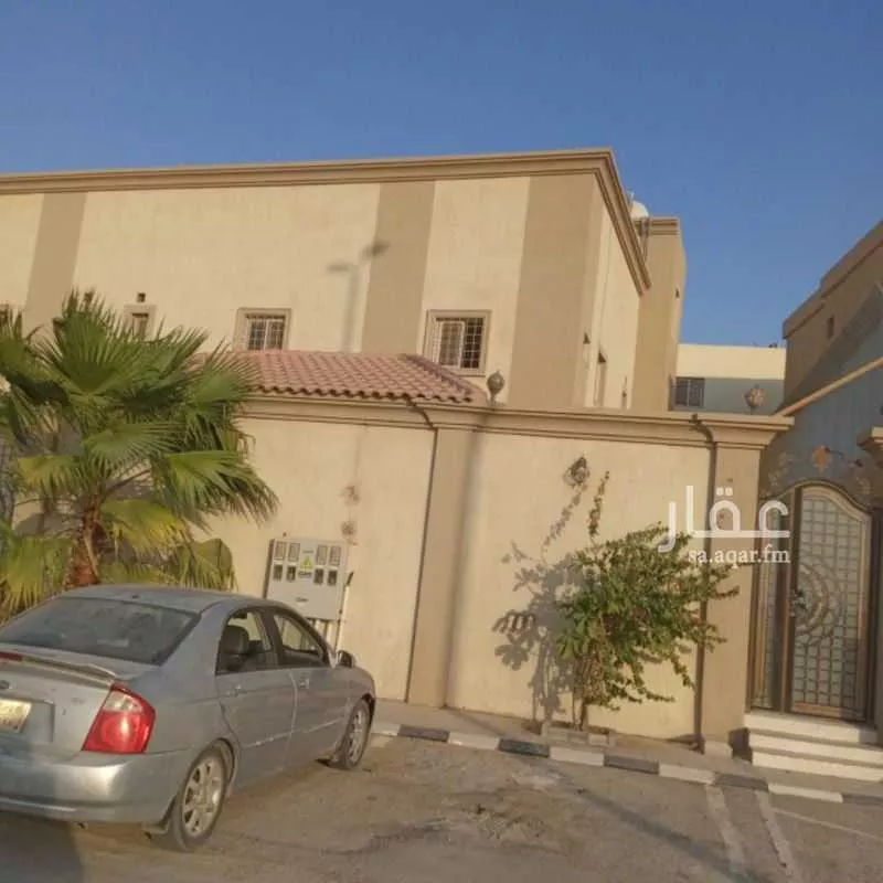 552 sqm building in Dahiat King Fahd 2