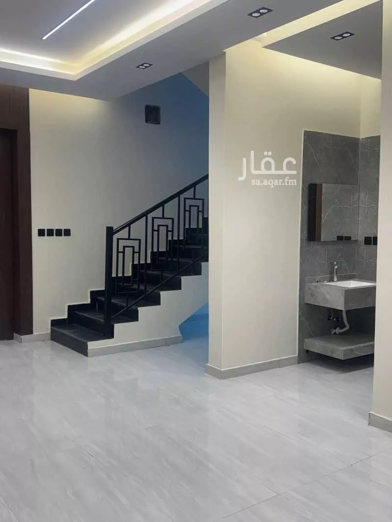 فيلا 5 غرف في عكاظ 2