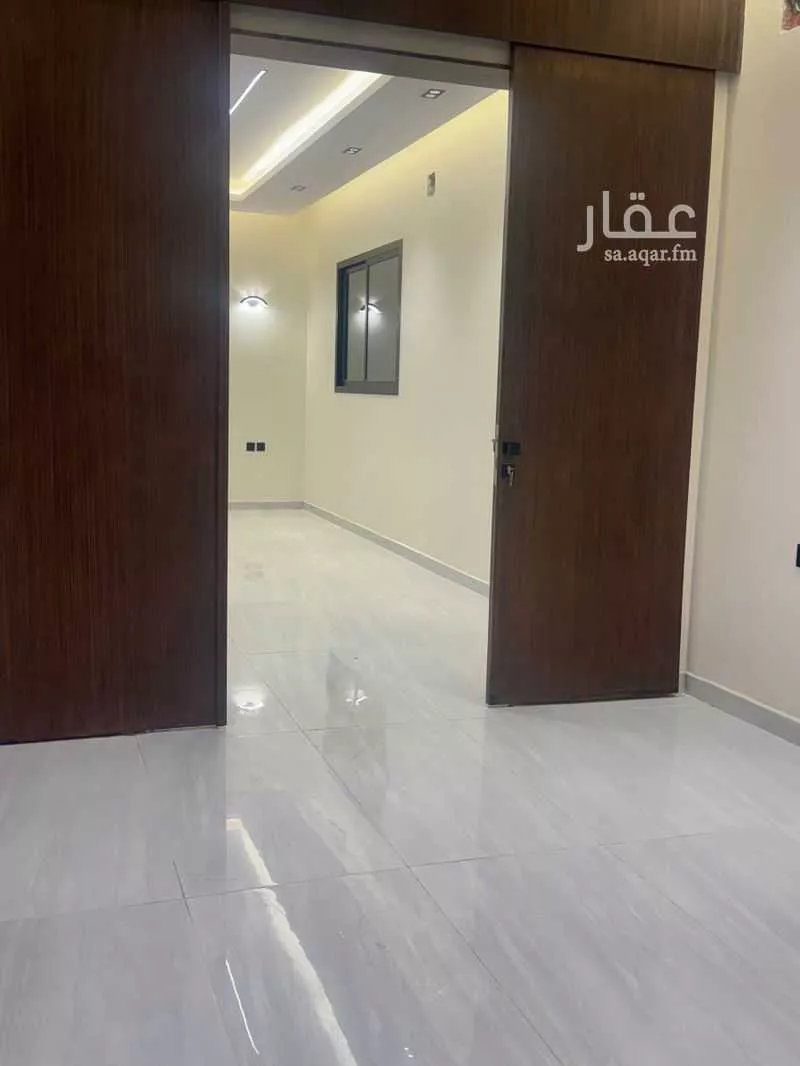 فيلا 5 غرف في عكاظ 5