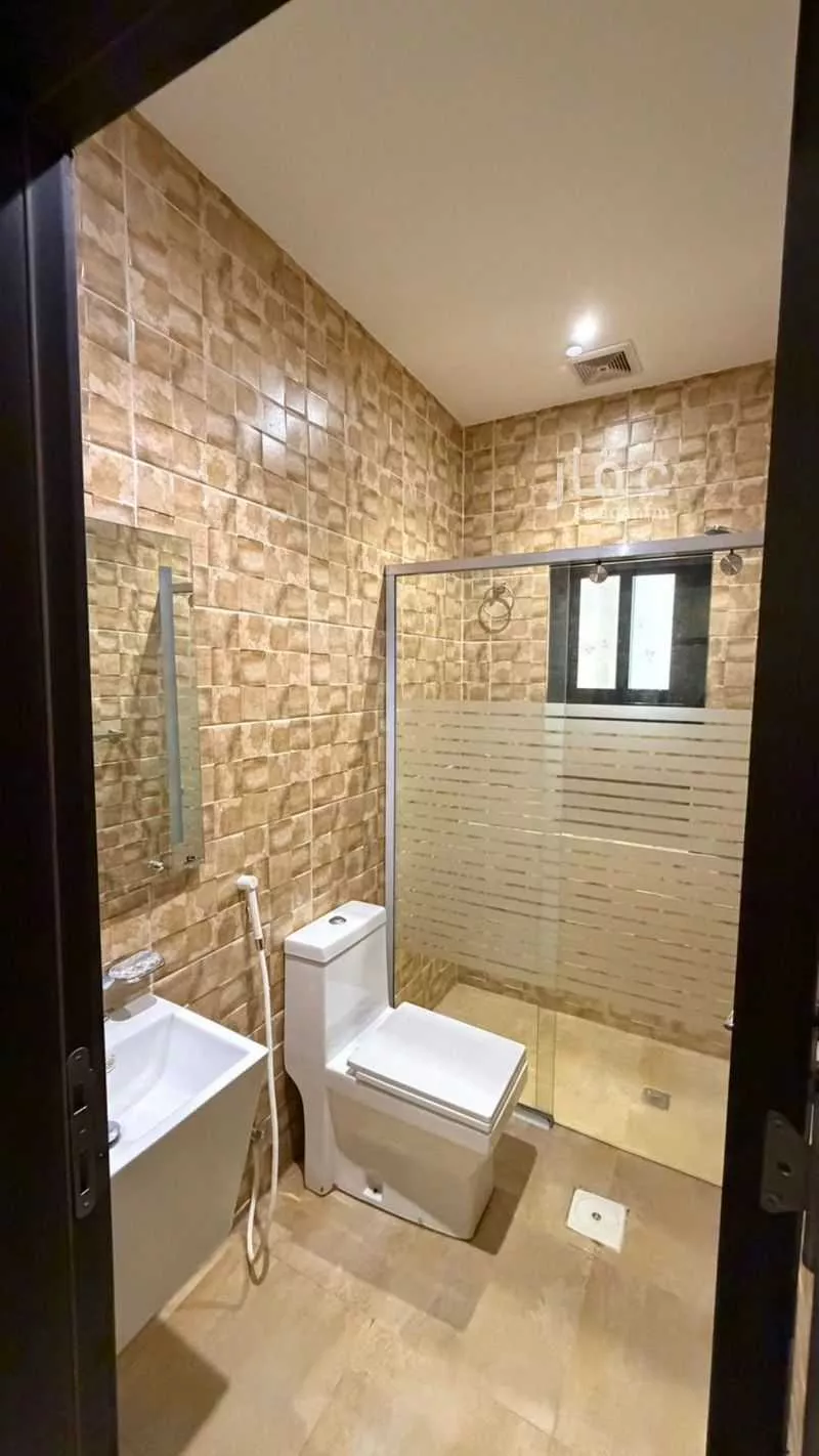 شقة 3 غرف في الروضة 5