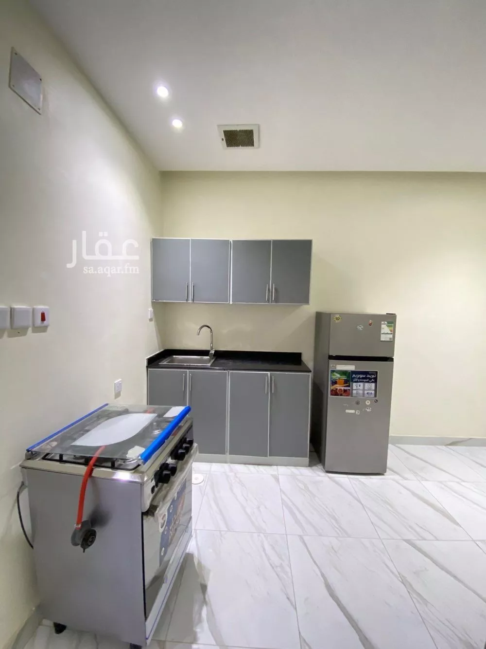 شقة 2 غرف في الخليج 4