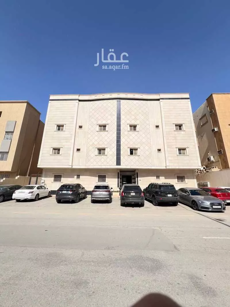 3 bedroom apartment in Al Aqiq 1