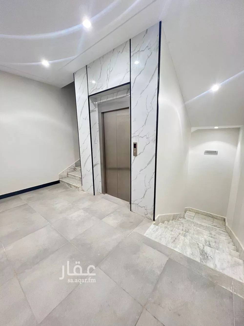 مكتب 750 م² في العارض 4