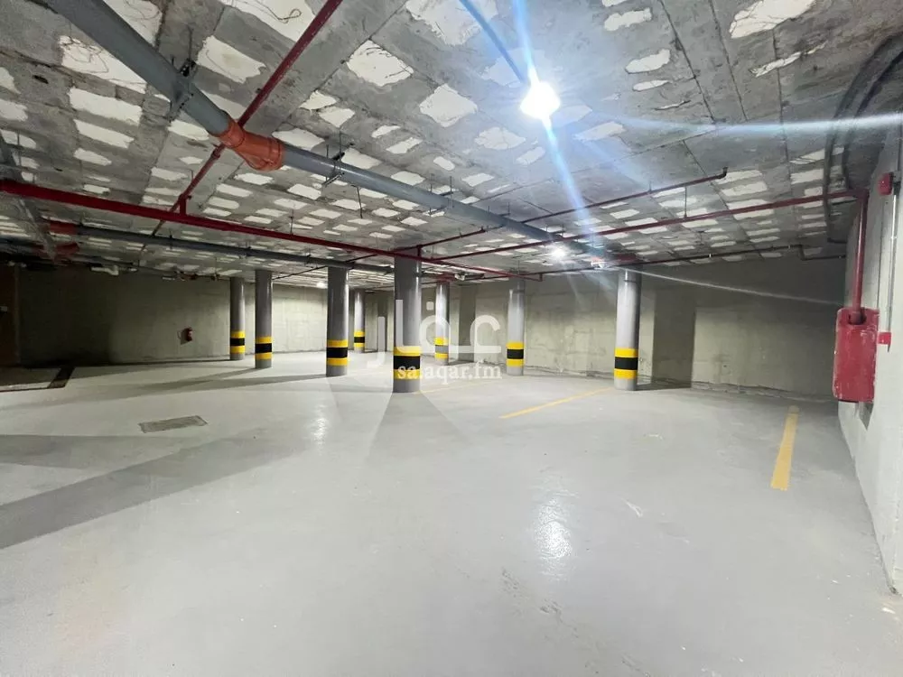 مكتب 750 م² في العارض 2