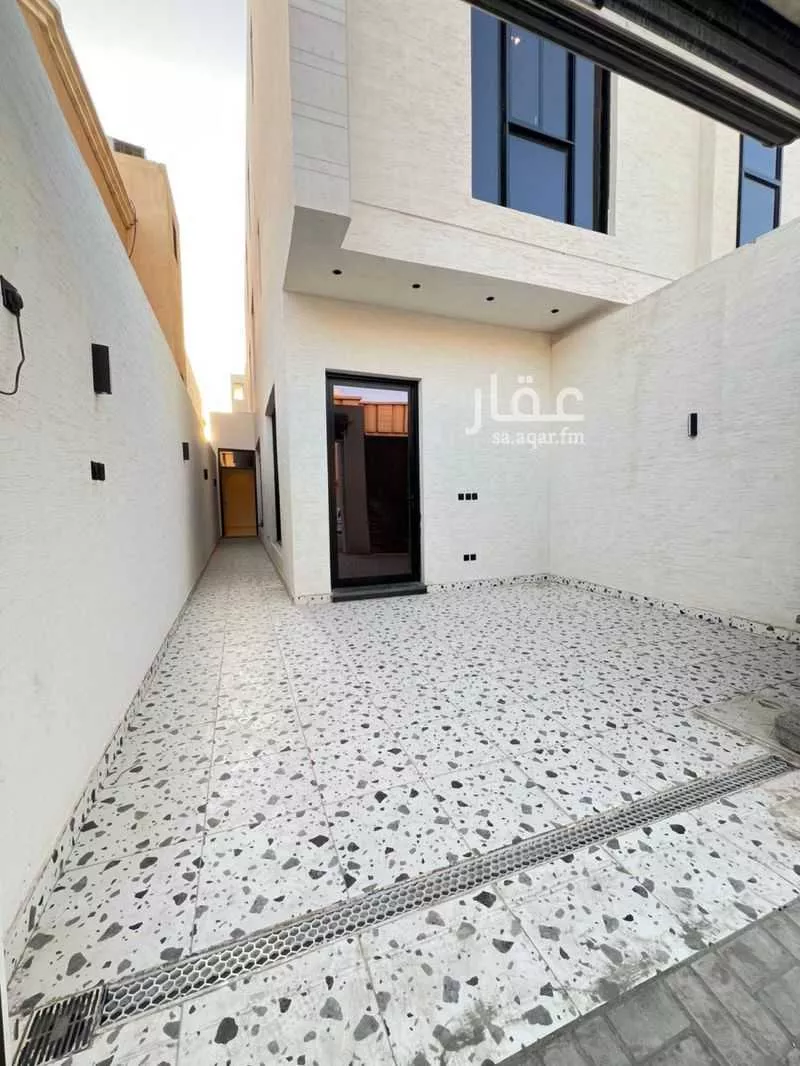 4 bedroom floor in Al Yarmouk 2