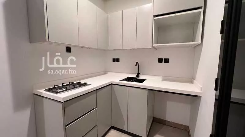 شقة 1 غرف في الملقا 4