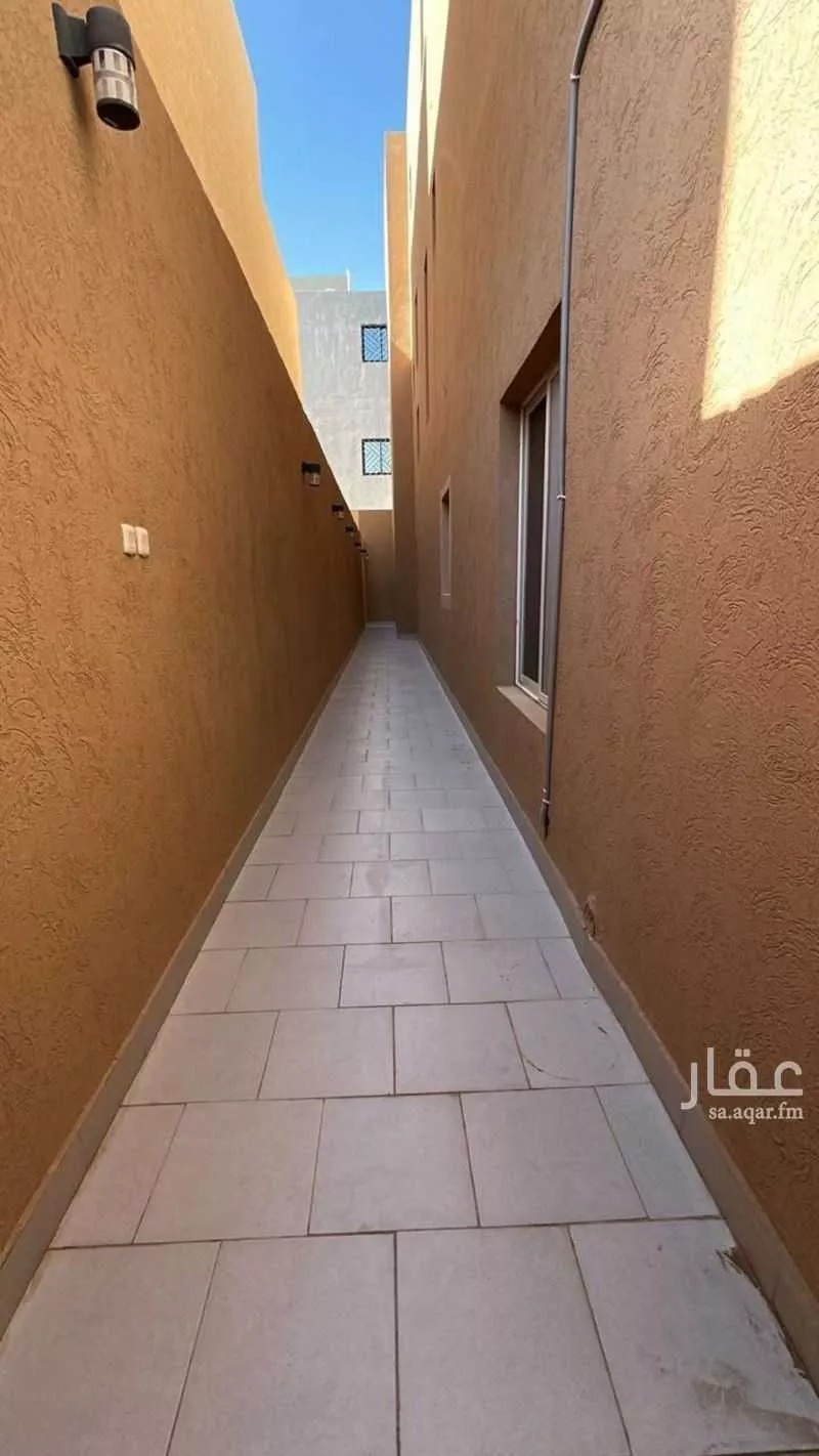 فيلا 8 غرف في العارض 4