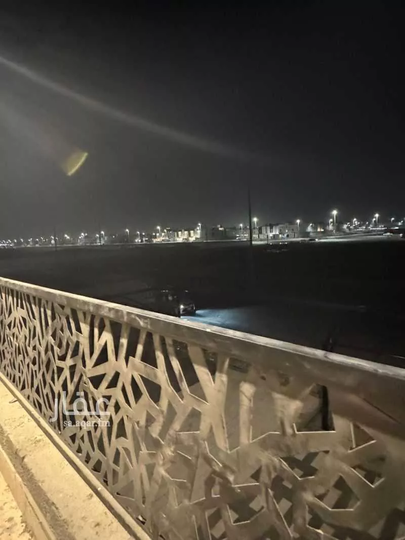 شقة 5 غرف في ضاحية الملك فهد 4