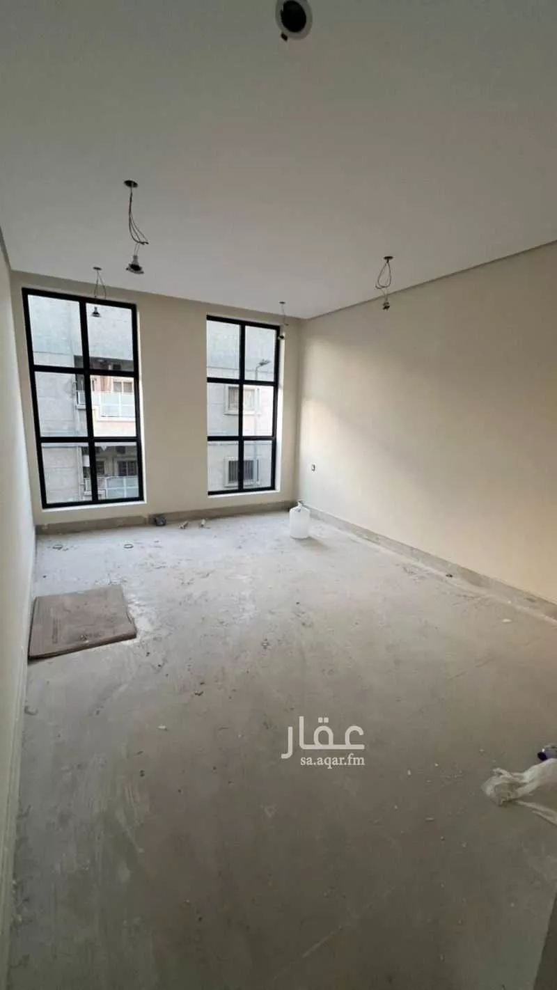 عمارة 343 م² في مدينة العمال 4