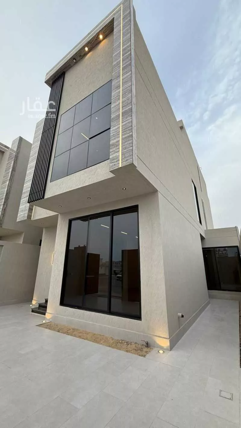 6 bedroom villa in Dahiat King Fahd 3