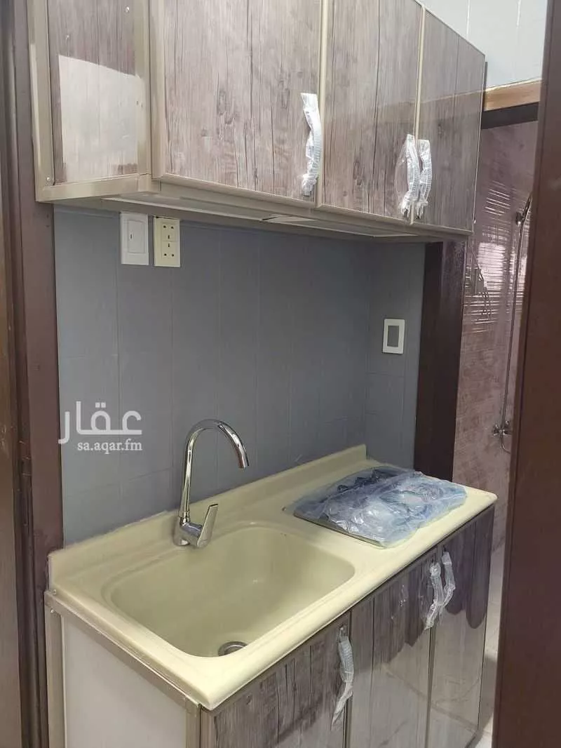 عمارة 348 م² في العقربية 5