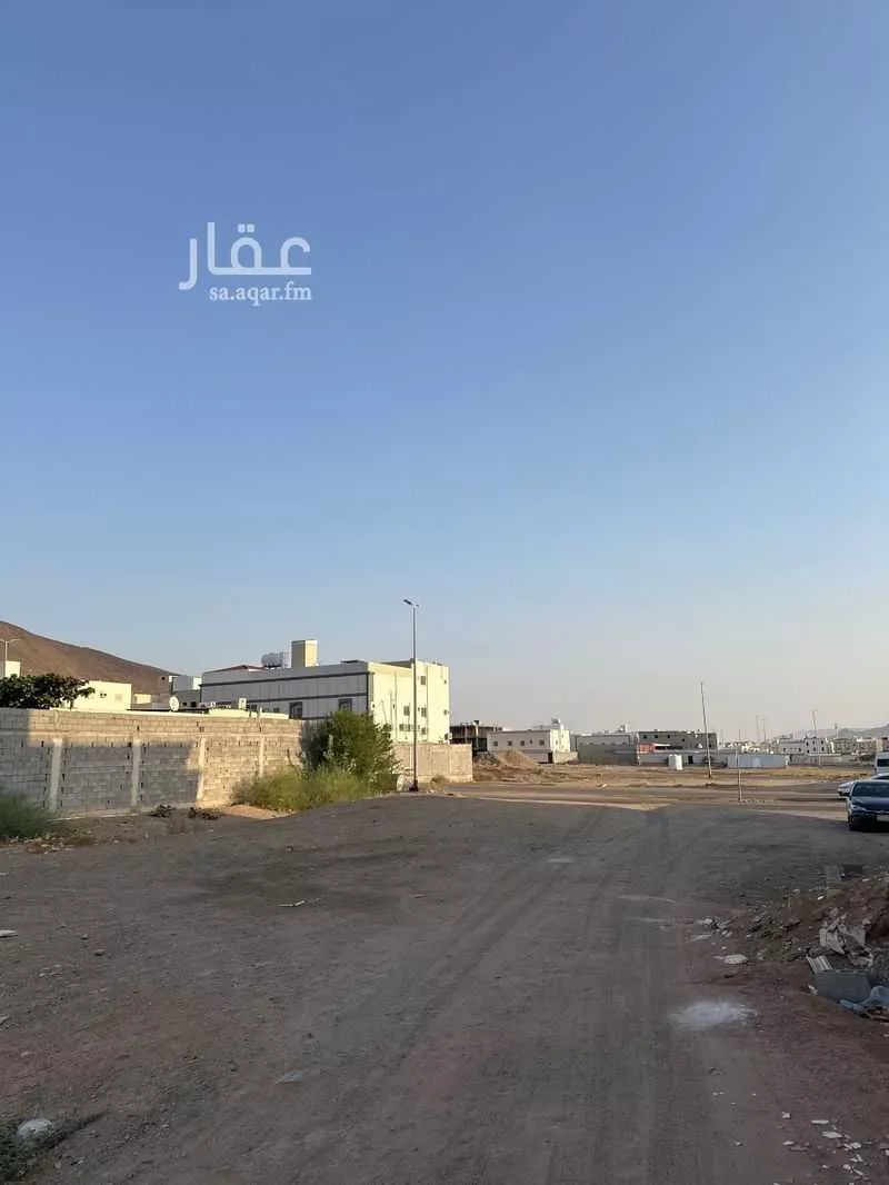 أرض 780 م² في السكة الحديدية 4