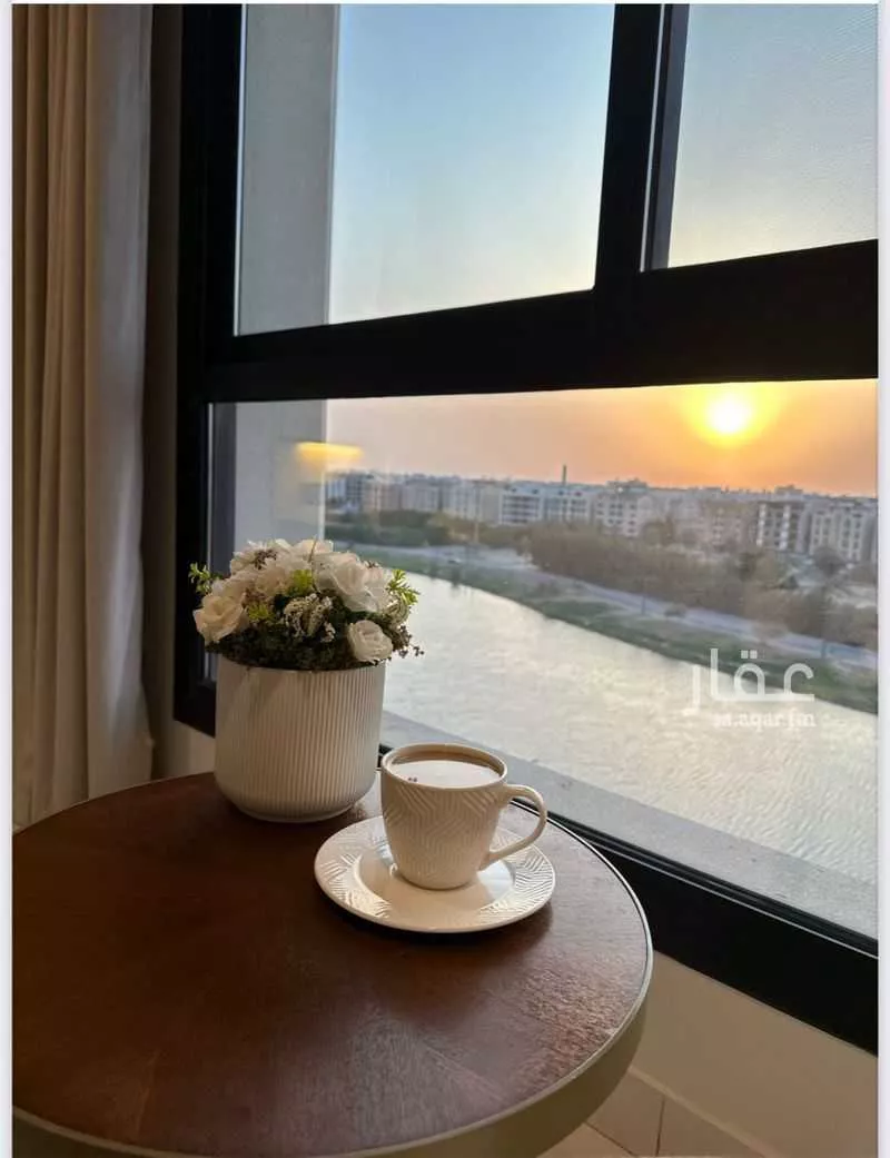 شقة 4 غرف في الحمرا 5