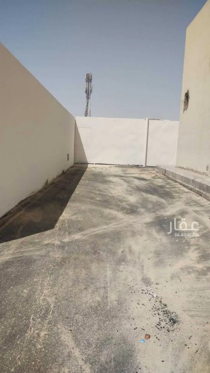 مستودع 2900 م² في المنصورية 5