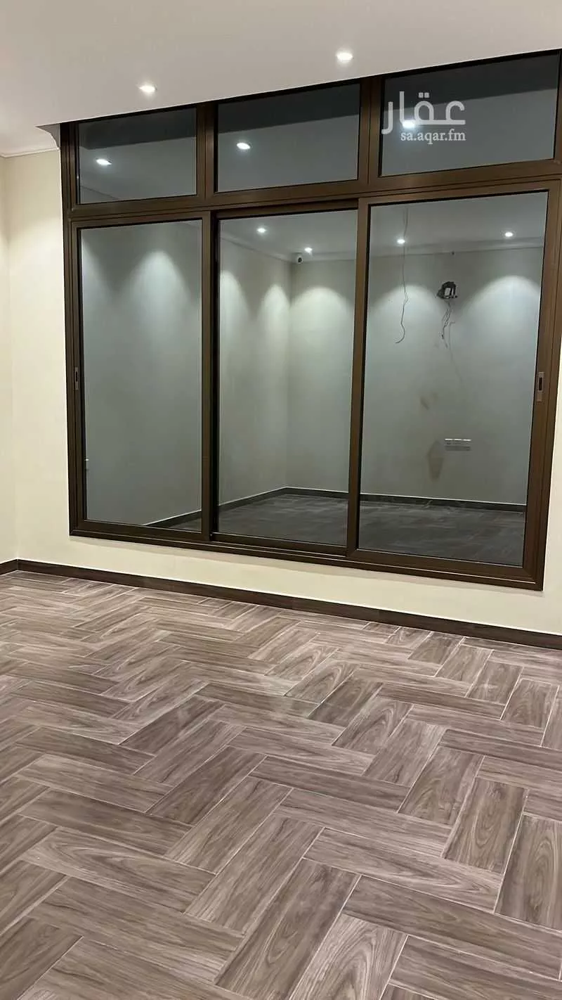 فيلا 5 غرف في الامواج 3