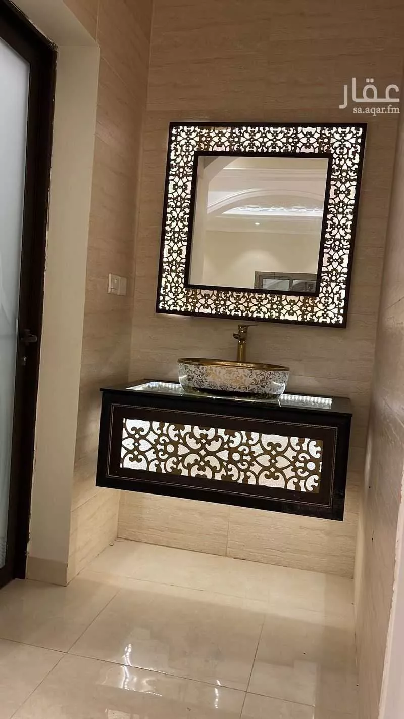 فيلا 5 غرف في الامواج 2