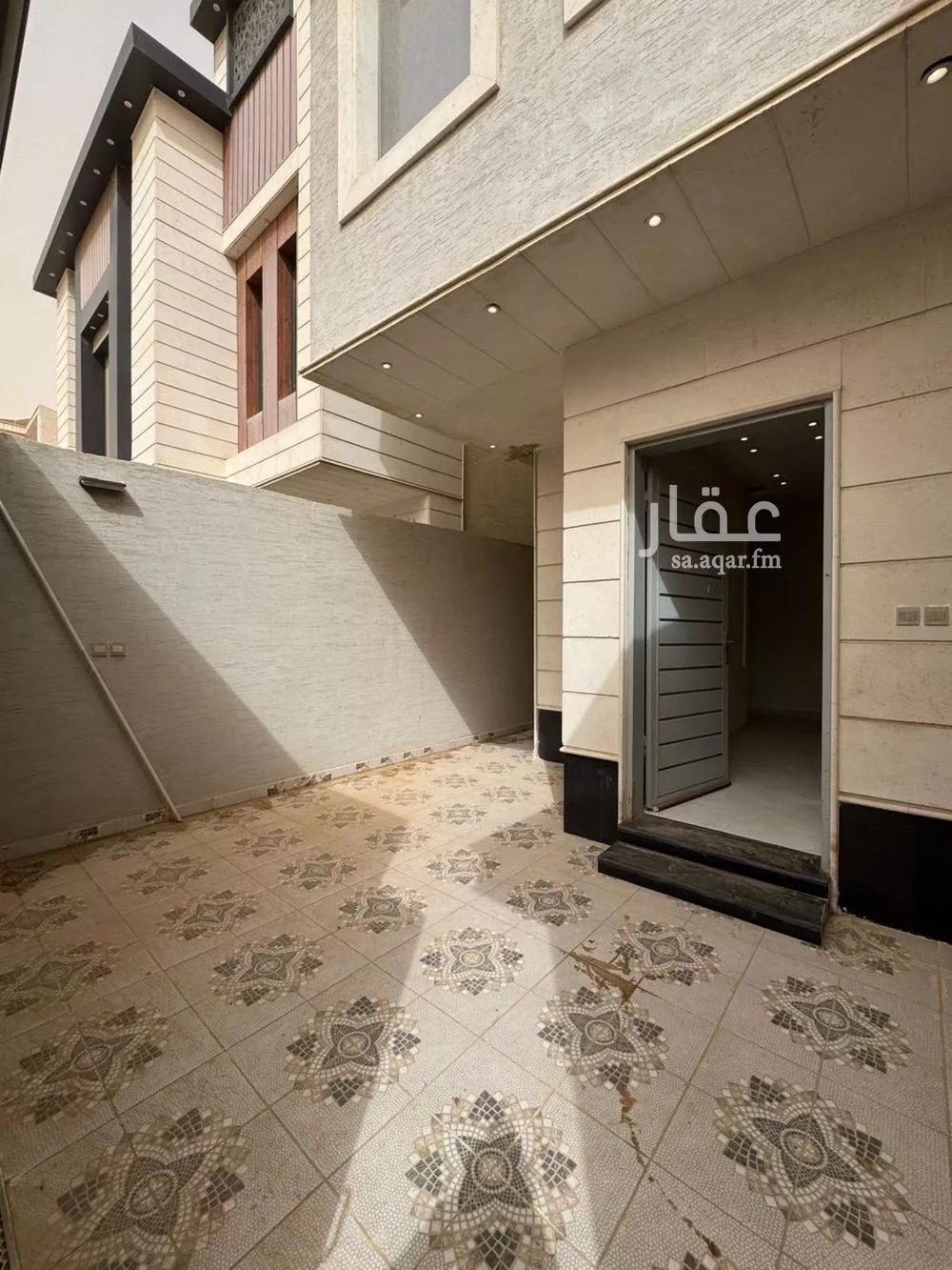 فيلا 10 غرف في الرمال 5