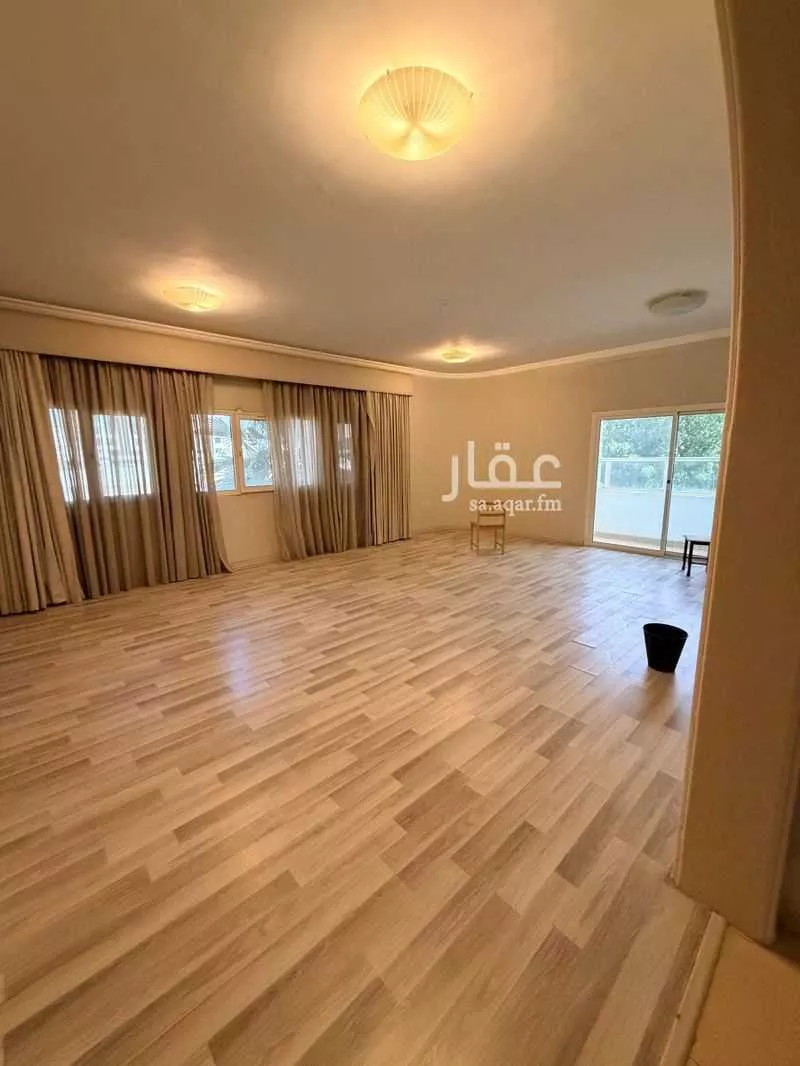 عمارة 340 م² في مشرفة 4