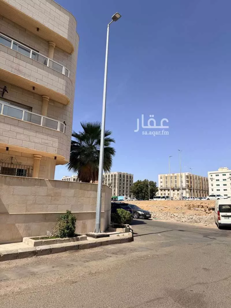 عمارة 340 م² في مشرفة 5