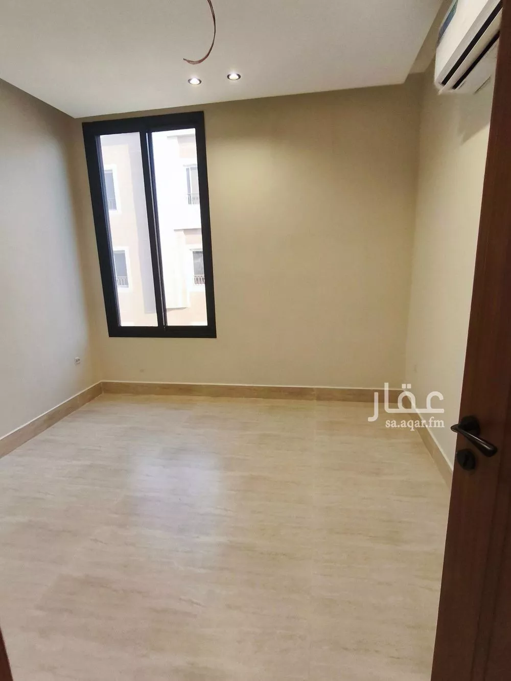 شقة 5 غرف في الحمرا 1