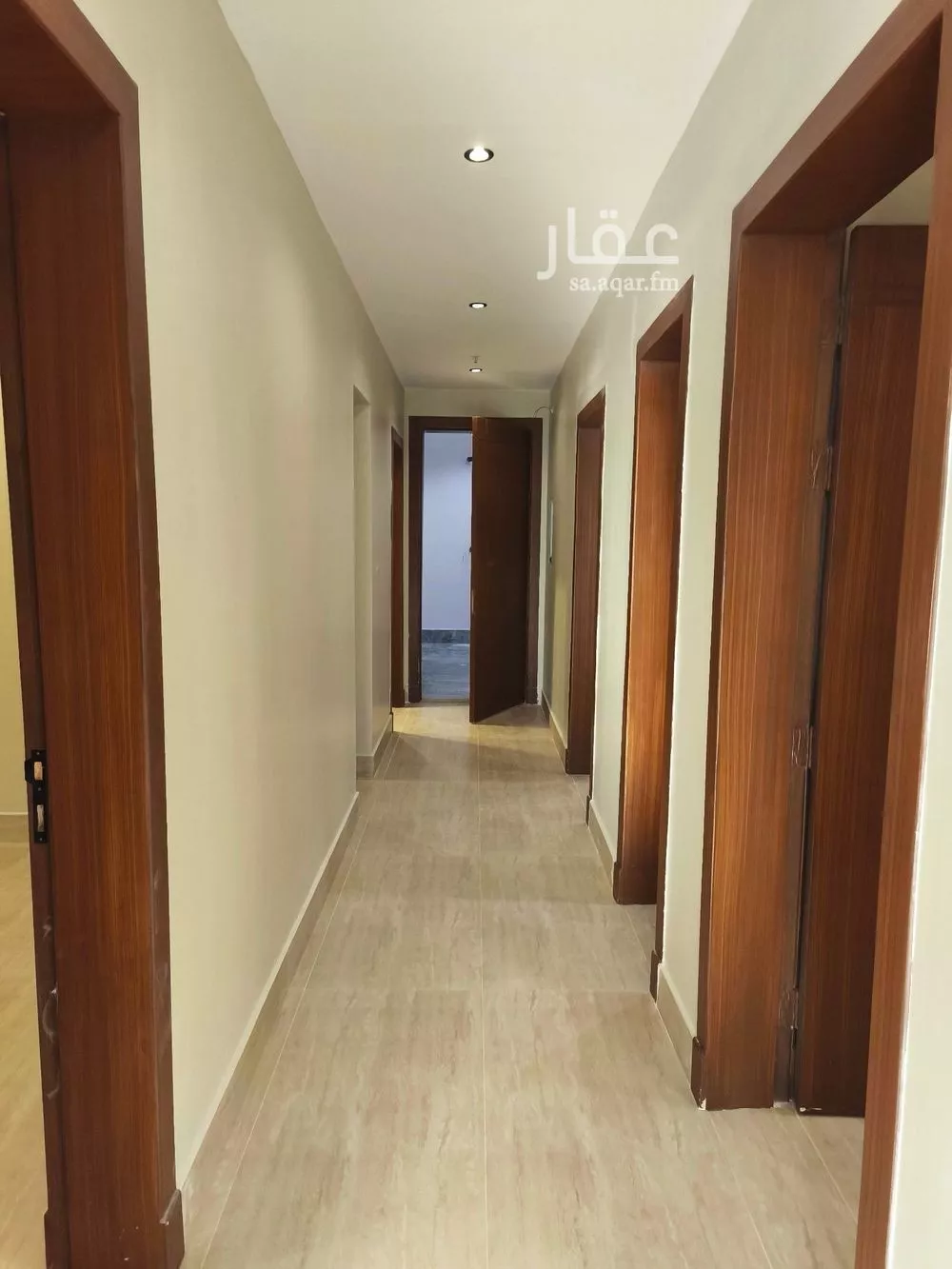 شقة 5 غرف في الحمرا 2