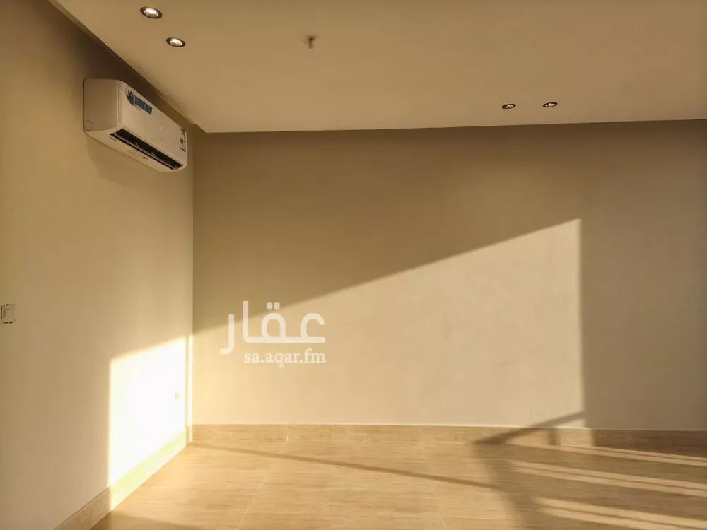 شقة 5 غرف في الحمرا 3