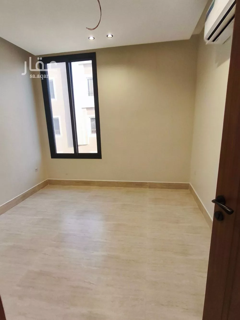 شقة 5 غرف في الحمرا 2