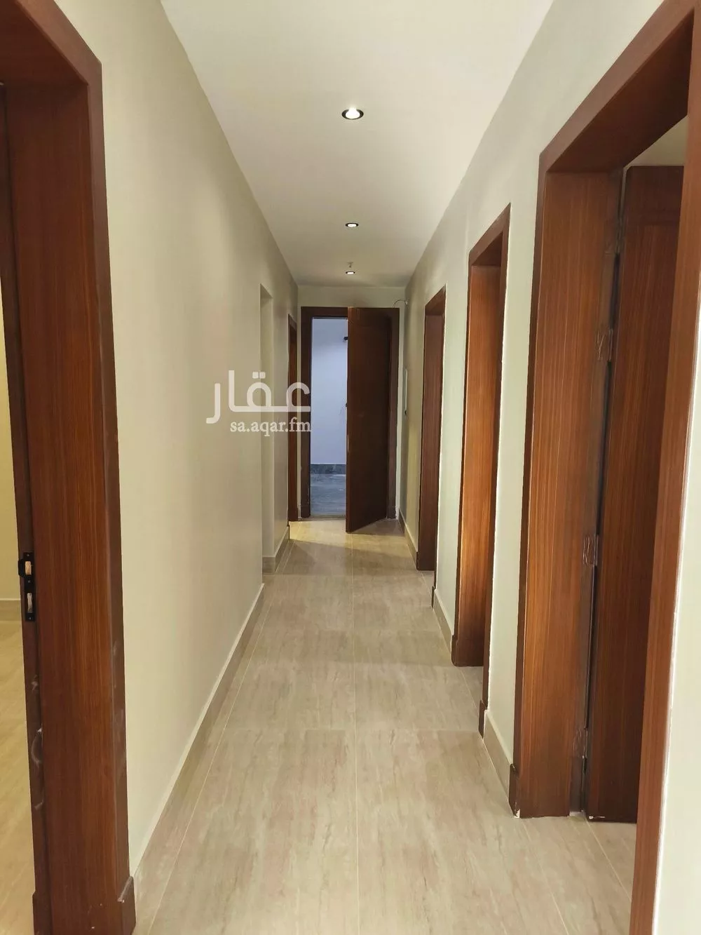 شقة 5 غرف في الحمرا 3