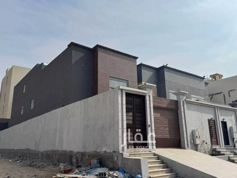 فيلا 13 غرف في طيبة 4