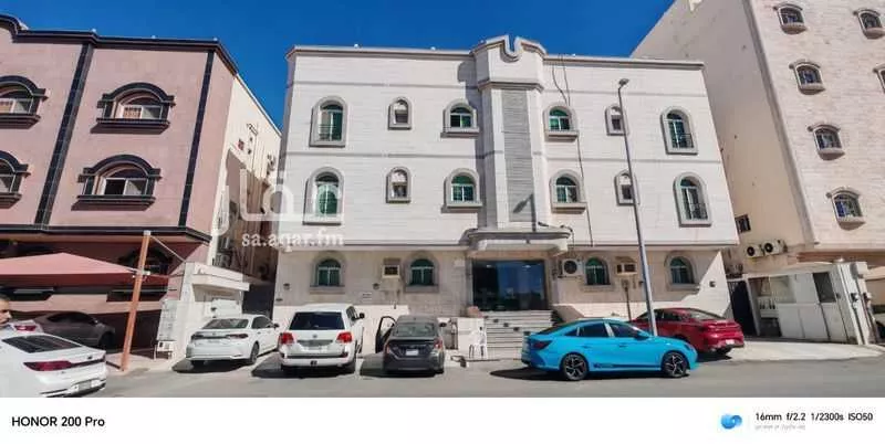 عمارة 710 م² في الفيصلية 2