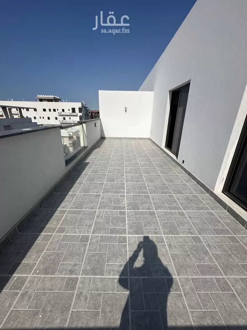 شقة 5 غرف في الروضة 5