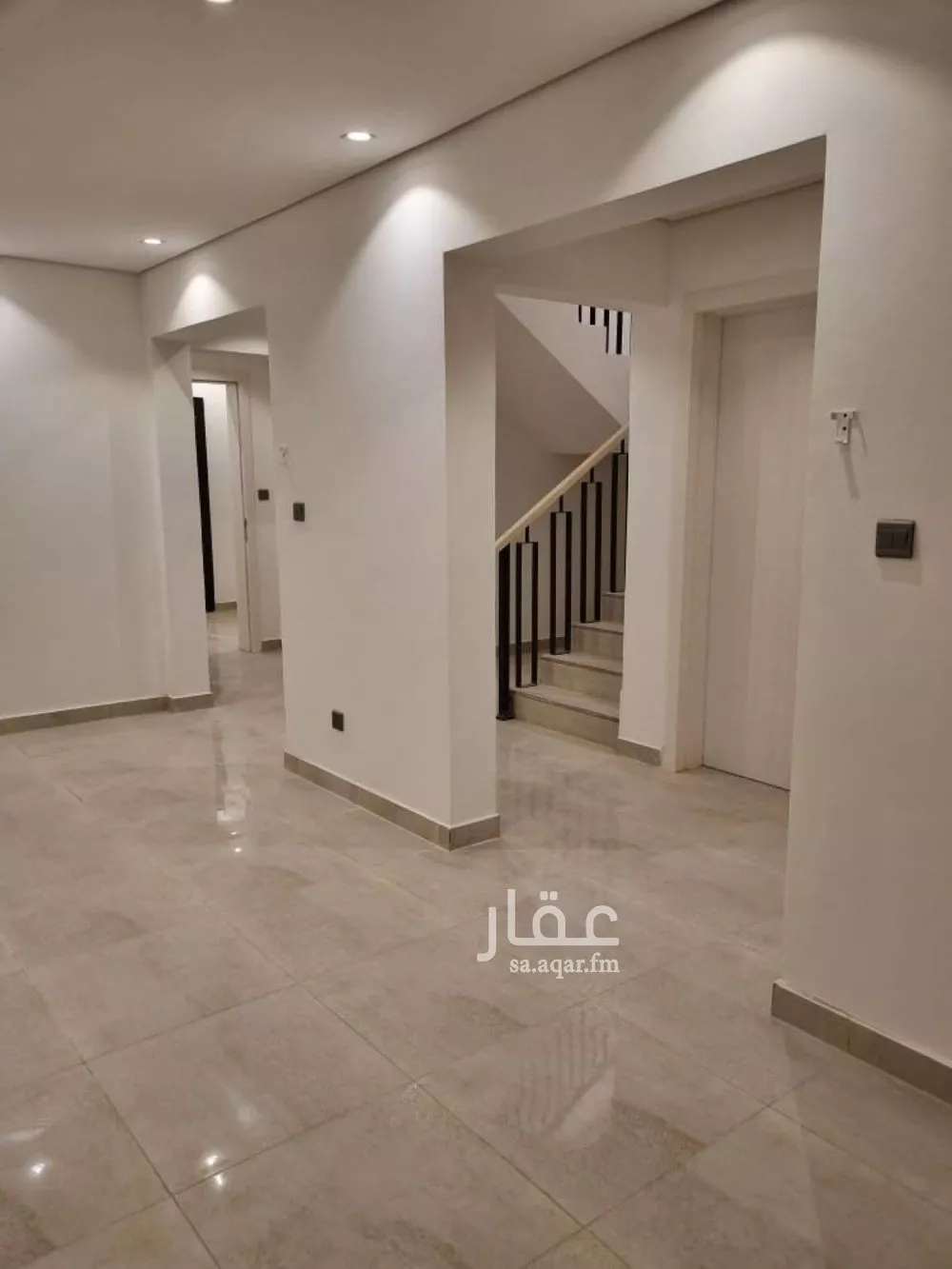 فيلا 5 غرف في النرجس 2