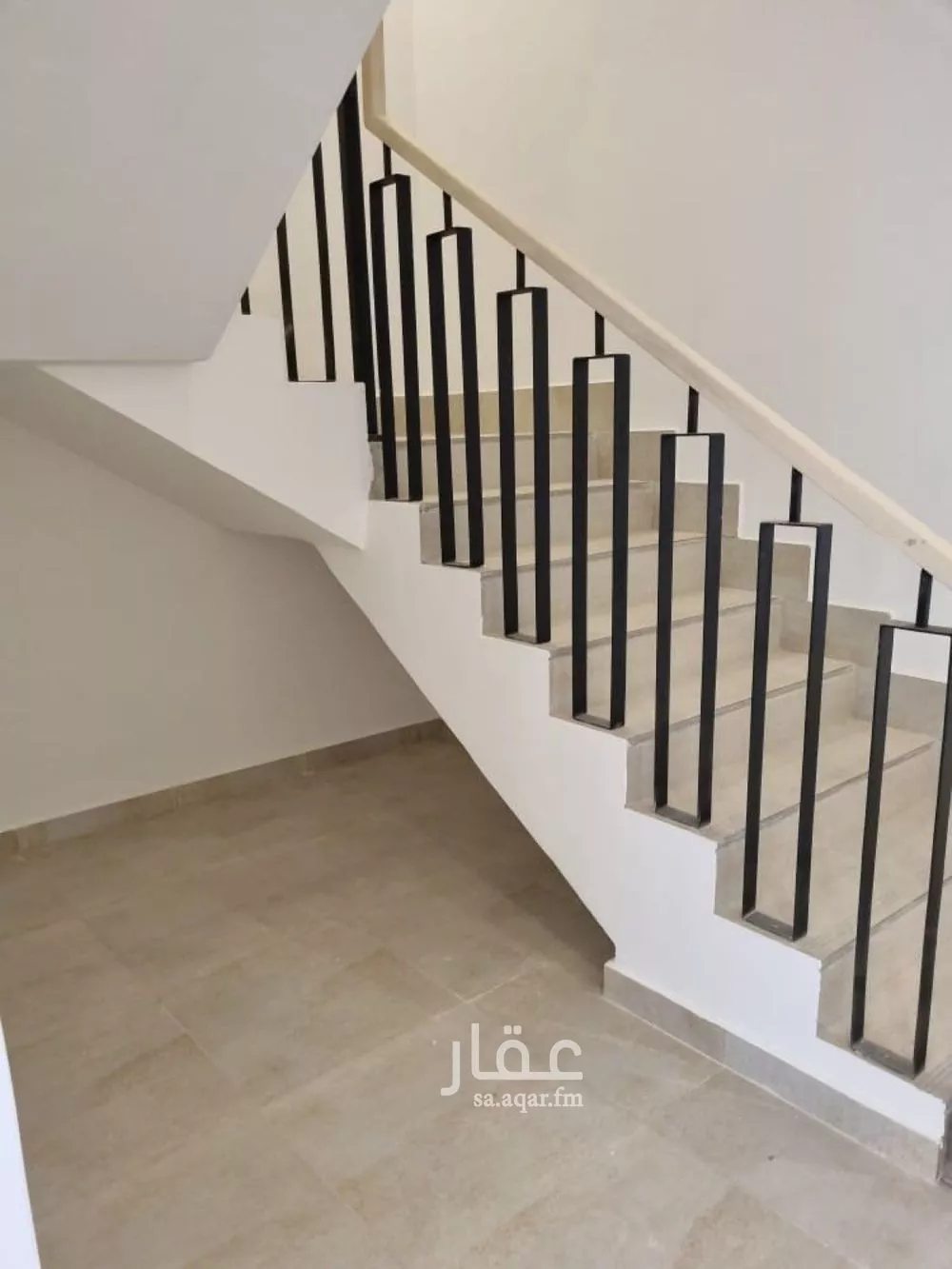 فيلا 5 غرف في النرجس 1