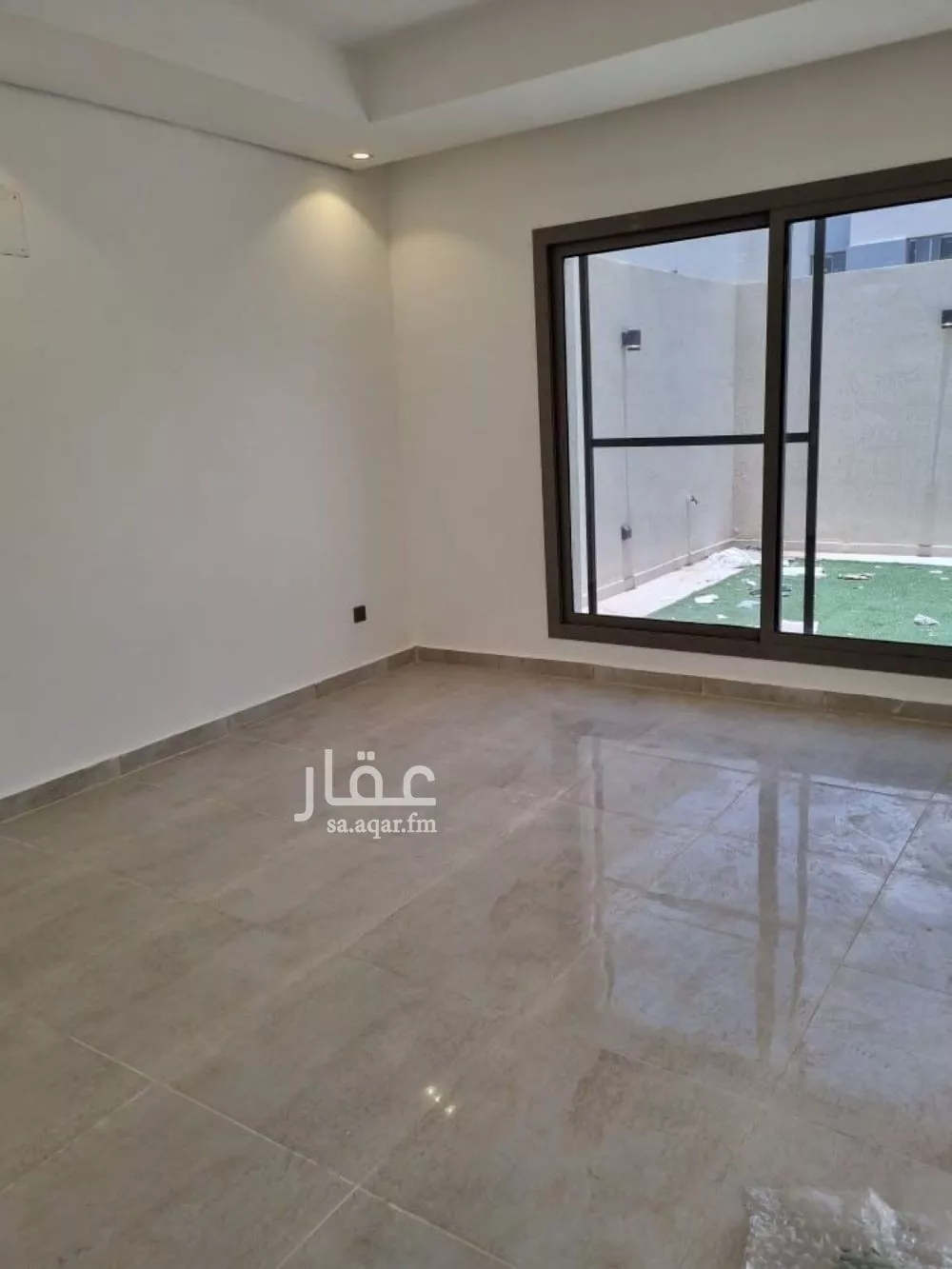 فيلا 5 غرف في النرجس 4