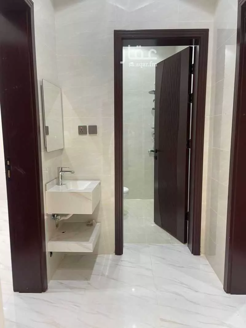 فيلا 5 غرف في القرينة 1